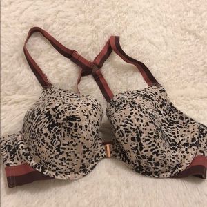 42C Cacique front closure racerback bra